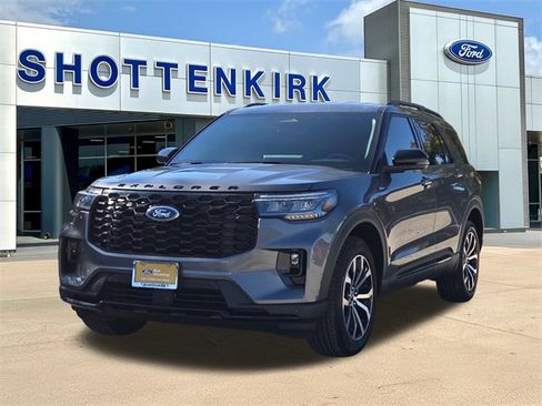 Certified 2025 Ford Explorer ST-Line image 3