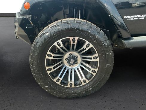 Used 2013 Jeep Wrangler Unlimited Sahara AWD/4WD image 13