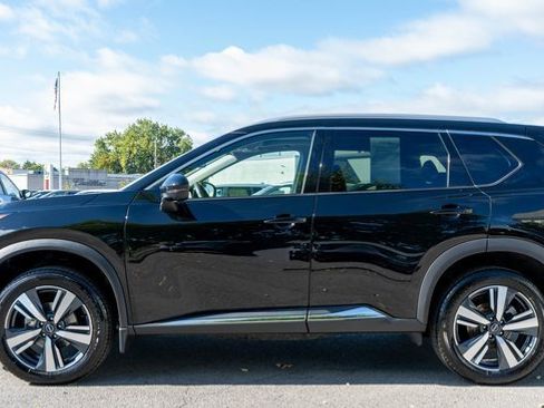 Used 2023 Nissan Rogue SL w/ SL Premium Package image 9
