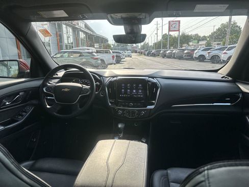 Used 2023 Chevrolet Traverse High Country FWD image 20