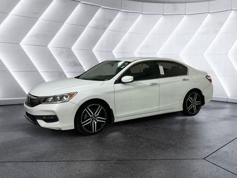 Used 2017 Honda Accord Sport image 3
