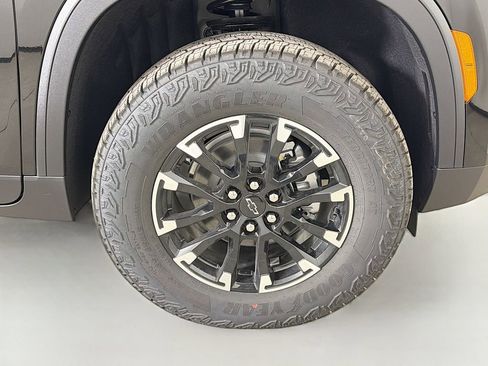 New 2026 Chevrolet Traverse Z71 w/ LPO, Floor Liner Package AWD/4WD image 28