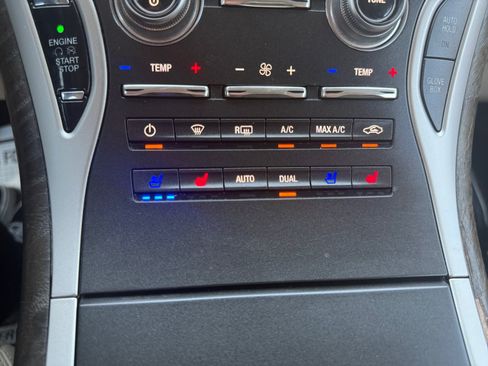 Used 2019 Lincoln Nautilus Reserve FWD image 19