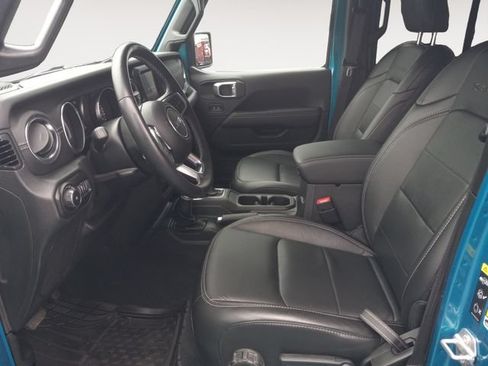 Used 2020 Jeep Wrangler Unlimited Sahara w/ Uconnect 4C Nav & Sound Group AWD/4WD image 5