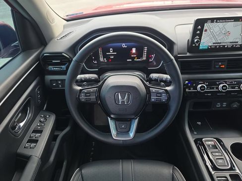 Used 2025 Honda Pilot Elite image 14