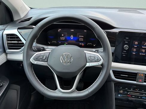 New 2026 Volkswagen Taos SE FWD image 11