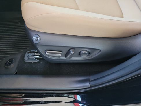 Certified 2025 Toyota RAV4 XLE image 10