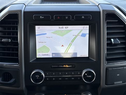 Used 2021 Ford Expedition XLT image 19