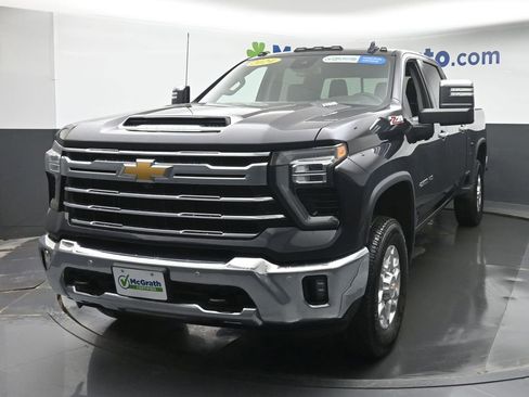 Used 2024 Chevrolet Silverado 2500 LTZ w/ LTZ Plus Package image 21
