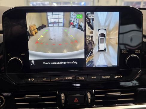 Used 2024 Nissan Pathfinder Platinum w/ Lighting Package (N92) image 49