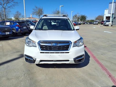 Used 2017 Subaru Forester 2.5i Premium w/ All-Weather Package image 5