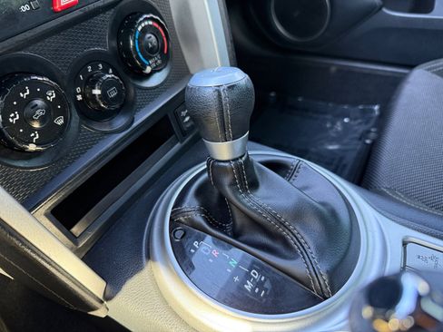 Used 2017 Toyota 86 image 18