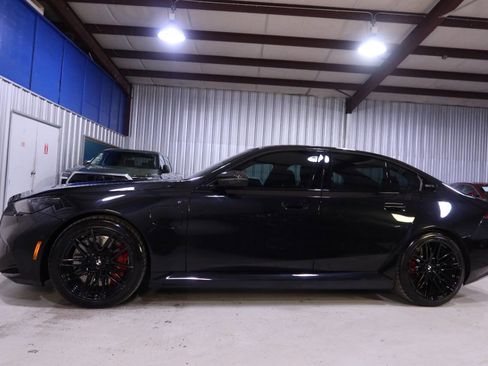 Used 2025 BMW M5 w/ Carbon Package image 1