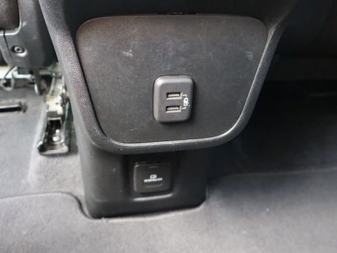 Used 2020 Chevrolet Equinox LT FWD image 27