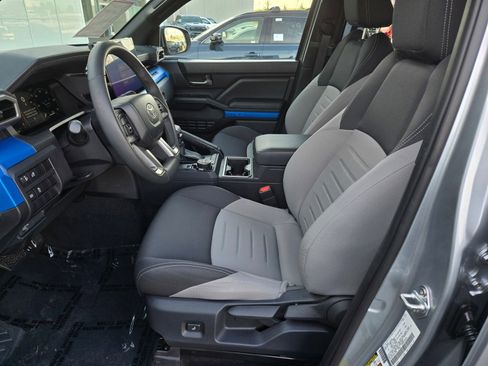 Certified 2025 Toyota Tacoma TRD Off-Road image 15