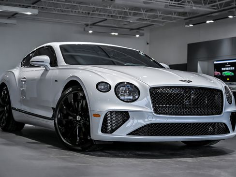Used 2024 Bentley Continental GT image 1