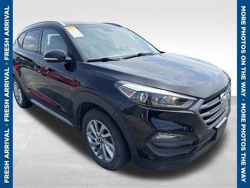 Used 2017 Hyundai Tucson SE Plus FWD image 1
