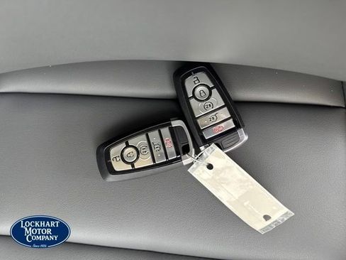 New 2025 Ford Expedition Active image 29