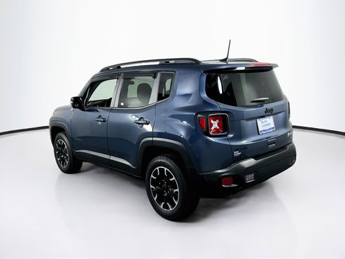 Used 2023 Jeep Renegade Latitude w/ Sun/Sound Group AWD/4WD image 7