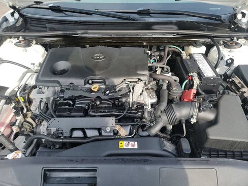 Used 2020 Toyota Camry LE FWD image 12