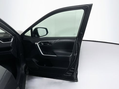 Used 2023 Toyota RAV4 LE FWD image 32