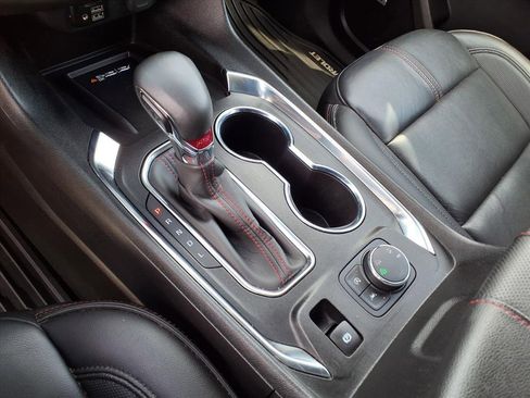 Used 2023 Chevrolet Traverse RS image 27