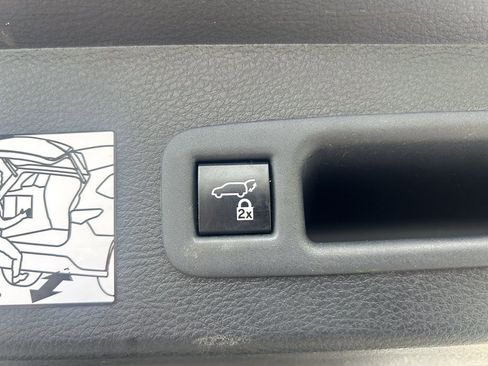 Used 2021 Toyota Sienna XLE image 16