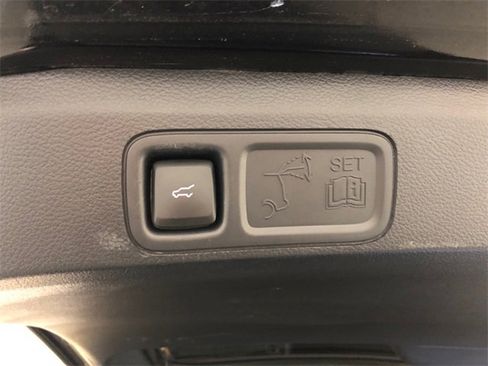 Used 2024 Lincoln Navigator Reserve image 11