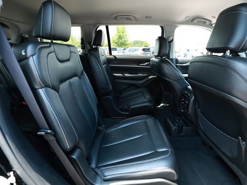 Used 2023 Jeep Grand Cherokee L Limited RWD image 30