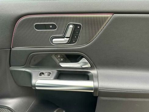 Used 2023 Mercedes-Benz GLA 250 4MATIC image 21