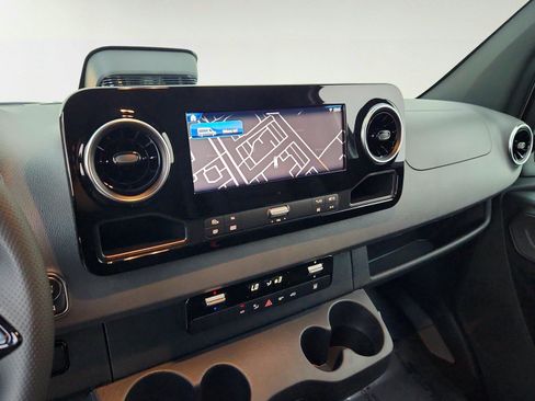 New 2025 Mercedes-Benz eSprinter 170 Cargo image 18