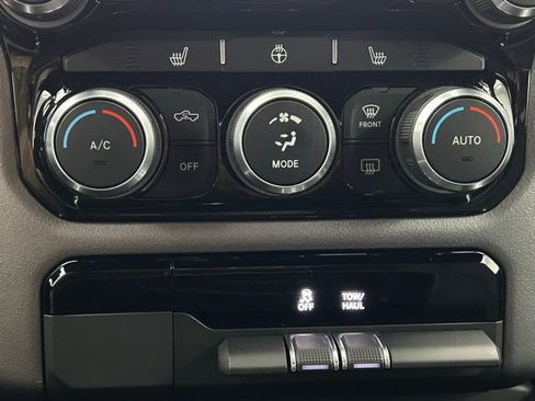 Used 2023 RAM 1500 Big Horn image 24