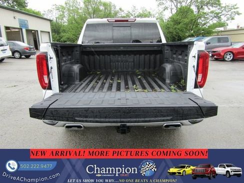 Used 2025 GMC Sierra 1500 SLT w/ SLT Premium Plus Package AWD/4WD image 6
