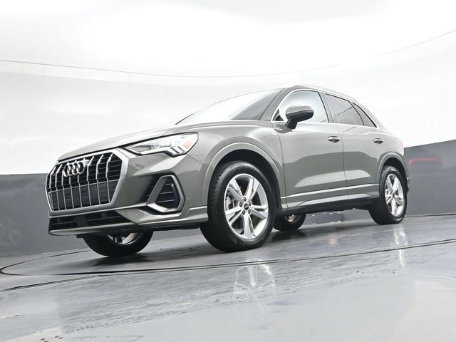 Used 2022 Audi Q3 2.0T Premium Plus AWD/4WD image 34