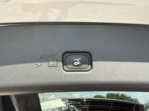 New 2026 Lincoln Nautilus Premier AWD/4WD image 12