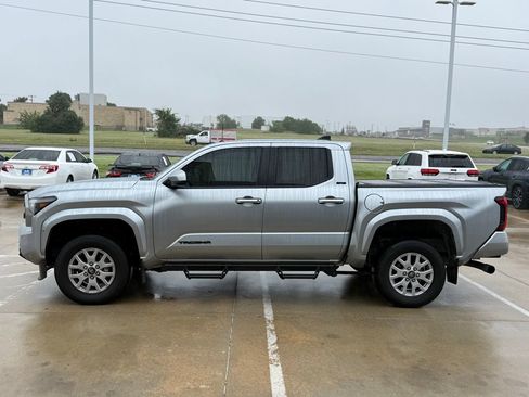 Used 2024 Toyota Tacoma SR5 RWD image 2