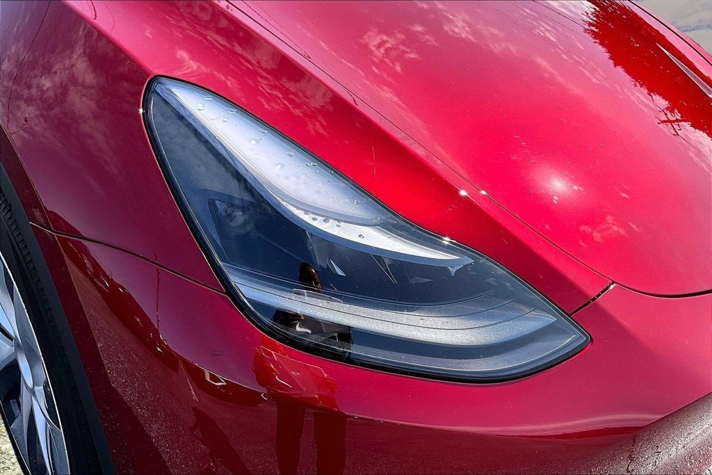 Used 2024 Tesla Model Y Long Range AWD/4WD image 31