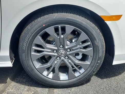 New 2026 Honda Odyssey Touring image 8