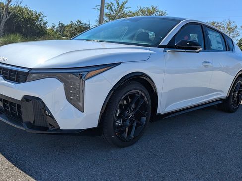 New 2025 Kia K4 GT-Line Turbo image 9