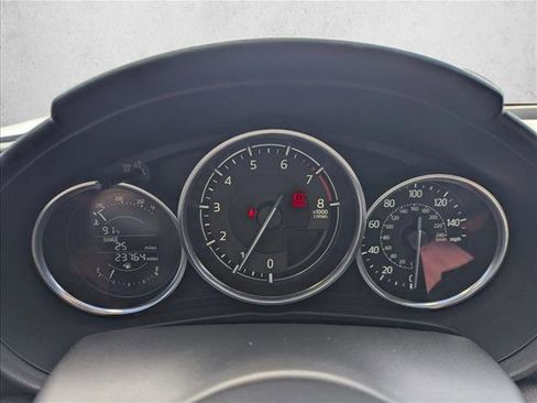 Used 2018 MAZDA MX-5 Miata Club image 12