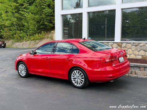 Used 2015 Volkswagen Jetta SE FWD image 3