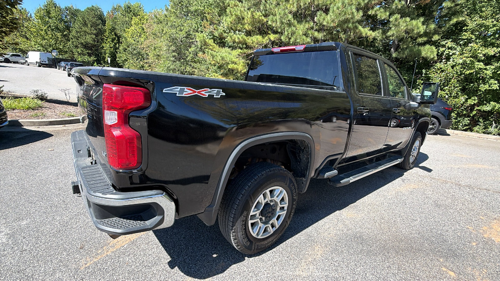Used 2025 Chevrolet Silverado 2500 LT w/ Convenience Package AWD/4WD image 8