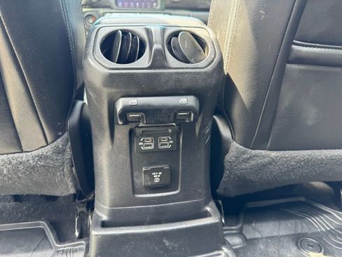 Used 2021 Jeep Wrangler Unlimited Sahara AWD/4WD image 31