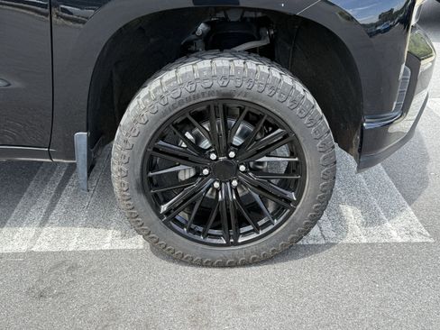 Used 2021 Chevrolet Silverado 1500 LT Trail Boss image 12