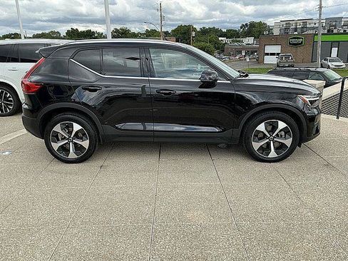 Certified 2023 Volvo XC40 B5 Plus w/ Protection Package Premier AWD/4WD image 9