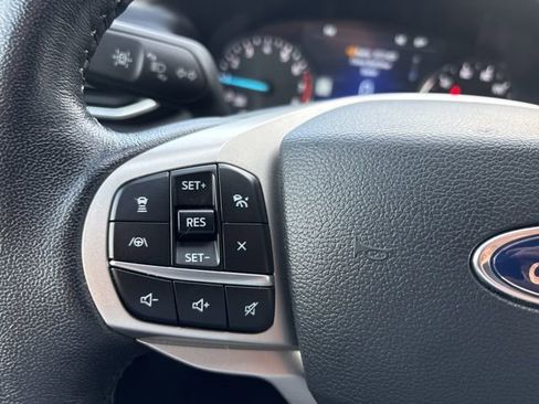 Used 2023 Ford Explorer Limited w/ Equipment Group 301A image 23