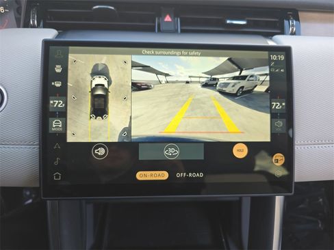 Certified 2025 Land Rover Discovery Sport Dynamic SE image 23