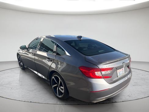 Used 2018 Honda Accord Sport image 5