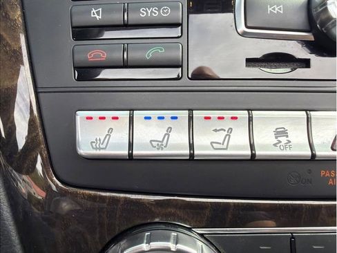 Used 2015 Mercedes-Benz SL 550 image 16