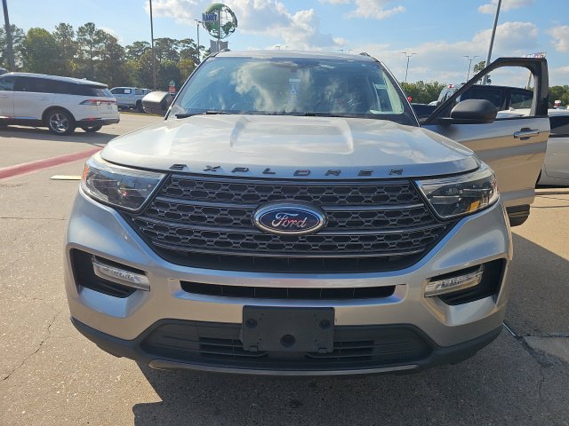 Used 2021 Ford Explorer XLT w/ Equipment Group 202A RWD image 11